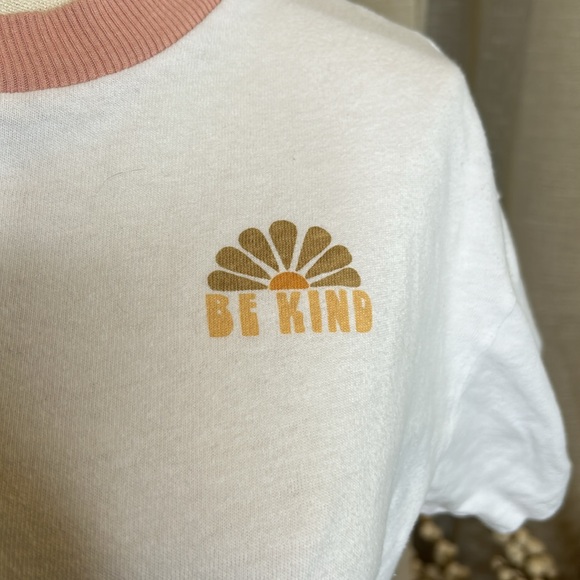 American Eagle White Be Kind Cropped Tee Sz Small - Picture 4 of 7